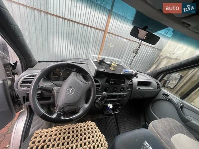 Серый Мерседес Sprinter, объемом двигателя 2.69 л и пробегом 700 тыс. км за 4950 $, фото 7 на Automoto.ua