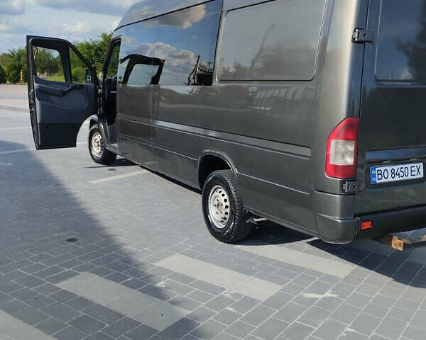 Серый Мерседес Sprinter, объемом двигателя 2.7 л и пробегом 170 тыс. км за 13500 $, фото 4 на Automoto.ua