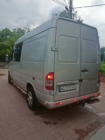 Серый Мерседес Sprinter, объемом двигателя 2.2 л и пробегом 470 тыс. км за 8500 $, фото 5 на Automoto.ua