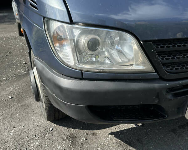 Сірий Мерседес Sprinter, об'ємом двигуна 2.69 л та пробігом 300 тис. км за 17000 $, фото 1 на Automoto.ua