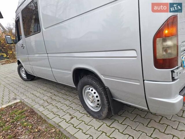 Серый Мерседес Sprinter, объемом двигателя 2.7 л и пробегом 850 тыс. км за 9500 $, фото 8 на Automoto.ua