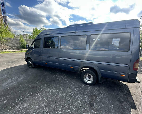 Серый Мерседес Sprinter, объемом двигателя 2.69 л и пробегом 465 тыс. км за 13500 $, фото 10 на Automoto.ua
