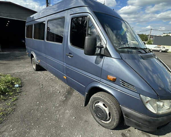 Серый Мерседес Sprinter, объемом двигателя 2.69 л и пробегом 465 тыс. км за 13500 $, фото 2 на Automoto.ua