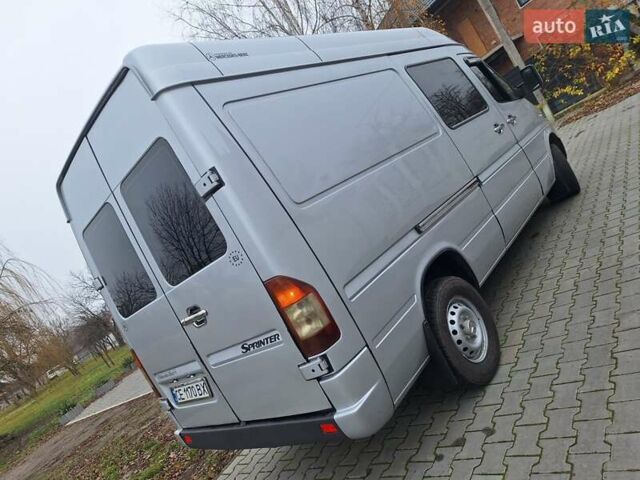 Серый Мерседес Sprinter, объемом двигателя 2.7 л и пробегом 850 тыс. км за 9500 $, фото 9 на Automoto.ua