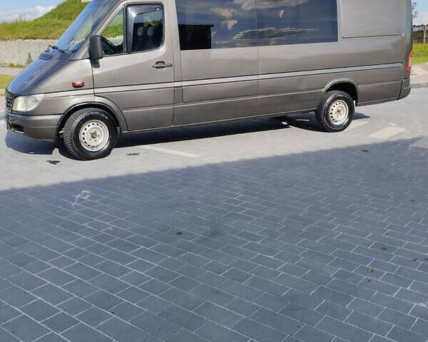 Серый Мерседес Sprinter, объемом двигателя 2.7 л и пробегом 170 тыс. км за 13500 $, фото 3 на Automoto.ua