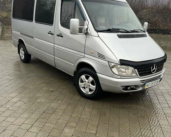 Серый Мерседес Sprinter, объемом двигателя 2.3 л и пробегом 690 тыс. км за 8000 $, фото 6 на Automoto.ua