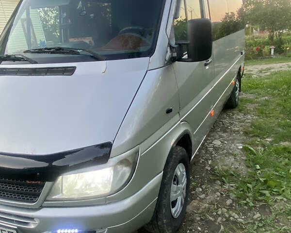Сірий Мерседес Sprinter, об'ємом двигуна 2.7 л та пробігом 500 тис. км за 8000 $, фото 1 на Automoto.ua