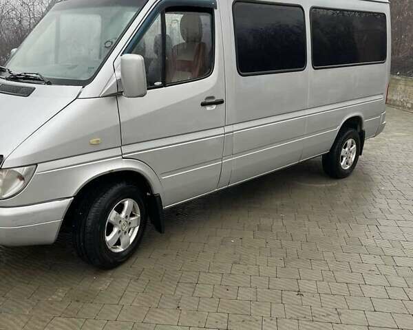 Серый Мерседес Sprinter, объемом двигателя 2.3 л и пробегом 690 тыс. км за 8000 $, фото 9 на Automoto.ua