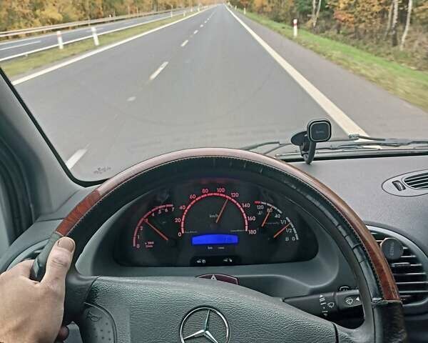 Серый Мерседес Sprinter, объемом двигателя 2.2 л и пробегом 470 тыс. км за 8500 $, фото 6 на Automoto.ua