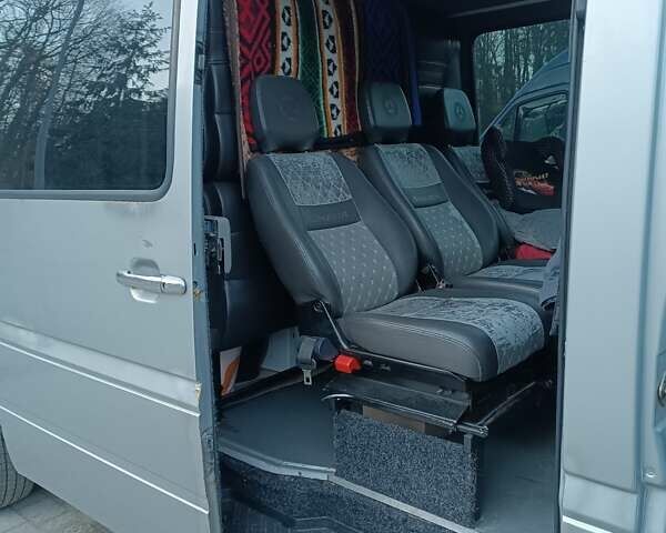 Серый Мерседес Sprinter, объемом двигателя 2.69 л и пробегом 486 тыс. км за 9500 $, фото 2 на Automoto.ua