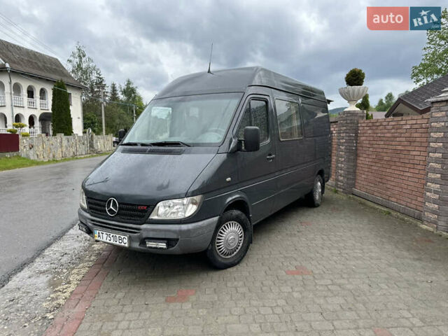 Серый Мерседес Sprinter, объемом двигателя 2.2 л и пробегом 453 тыс. км за 8500 $, фото 4 на Automoto.ua
