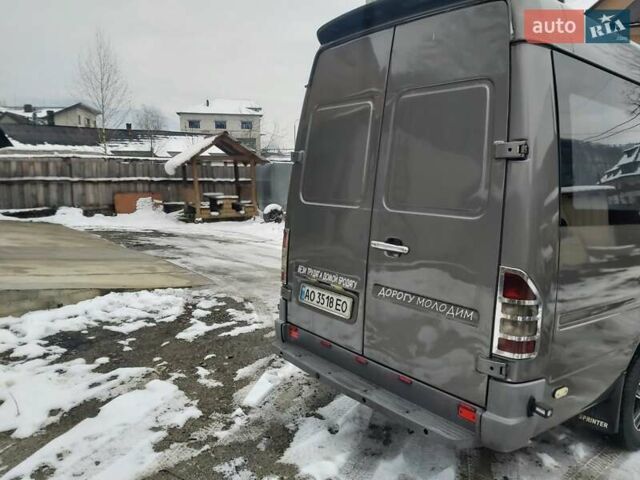 Серый Мерседес Sprinter, объемом двигателя 2.1 л и пробегом 700 тыс. км за 11000 $, фото 6 на Automoto.ua