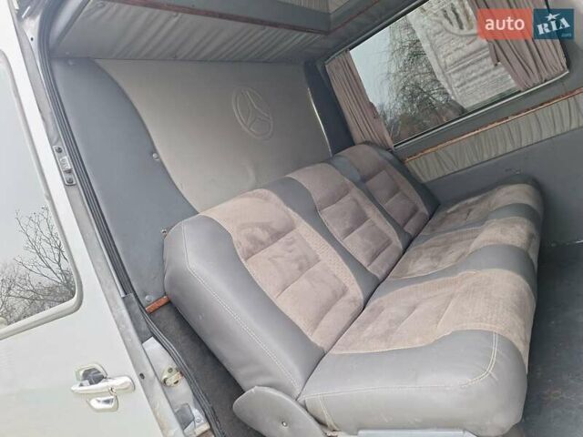 Серый Мерседес Sprinter, объемом двигателя 2.7 л и пробегом 850 тыс. км за 9500 $, фото 23 на Automoto.ua