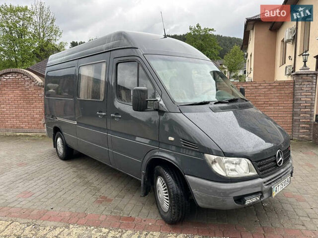 Серый Мерседес Sprinter, объемом двигателя 2.2 л и пробегом 453 тыс. км за 8500 $, фото 3 на Automoto.ua