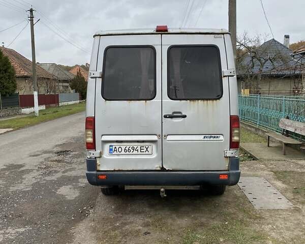 Серый Мерседес Sprinter, объемом двигателя 2.69 л и пробегом 717 тыс. км за 6500 $, фото 2 на Automoto.ua