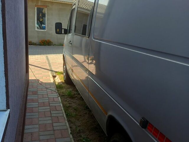 Сірий Мерседес Sprinter, об'ємом двигуна 2.1 л та пробігом 500 тис. км за 8300 $, фото 8 на Automoto.ua