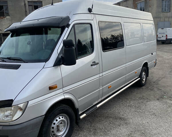 Серый Мерседес Sprinter, объемом двигателя 2.7 л и пробегом 550 тыс. км за 15000 $, фото 2 на Automoto.ua