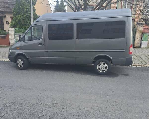 Серый Мерседес Sprinter, объемом двигателя 2.7 л и пробегом 131 тыс. км за 10000 $, фото 2 на Automoto.ua