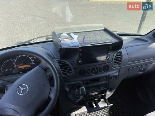Серый Мерседес Sprinter, объемом двигателя 0 л и пробегом 520 тыс. км за 11300 $, фото 14 на Automoto.ua