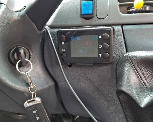 Мерседес Sprinter 2005 у Рогатине на Automoto.ua Сірий Мерседес Sprinter, об'ємом двигуна 2.2 л та пробігом 400 тис. км за 7200 $, фото 16 на Automoto.ua