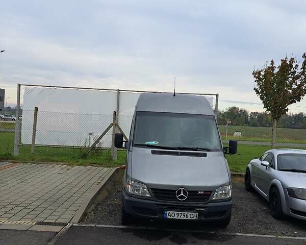 Серый Мерседес Sprinter, объемом двигателя 2.7 л и пробегом 131 тыс. км за 10000 $, фото 6 на Automoto.ua