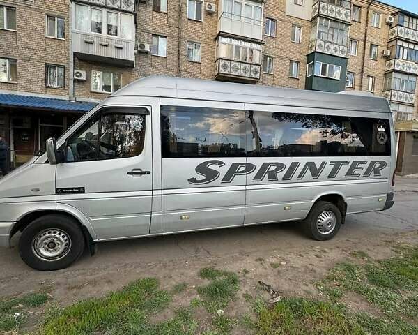 Сірий Мерседес Sprinter, об'ємом двигуна 2.69 л та пробігом 200 тис. км за 12000 $, фото 5 на Automoto.ua