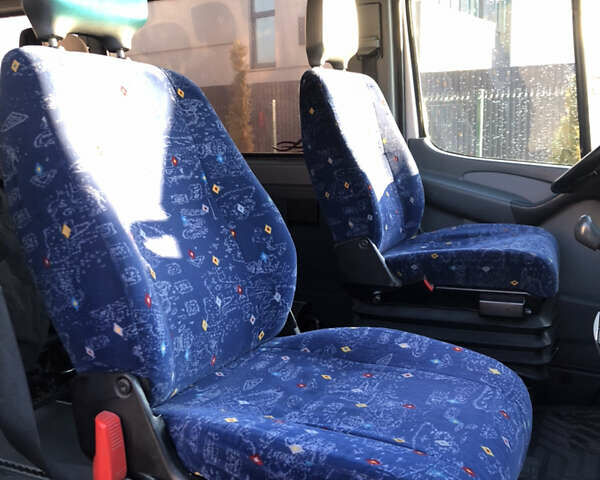Серый Мерседес Sprinter, объемом двигателя 2.2 л и пробегом 330 тыс. км за 8200 $, фото 12 на Automoto.ua