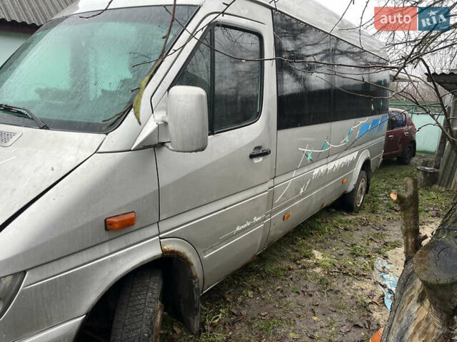Серый Мерседес Sprinter, объемом двигателя 2.69 л и пробегом 798 тыс. км за 5555 $, фото 9 на Automoto.ua