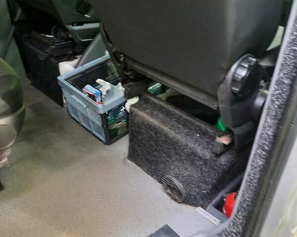 Мерседес Sprinter 2005 в Ужгороде на Automoto.ua Серый Мерседес Sprinter, объемом двигателя 2.1 л и пробегом 660 тыс. км за 11000 $, фото 9 на Automoto.ua