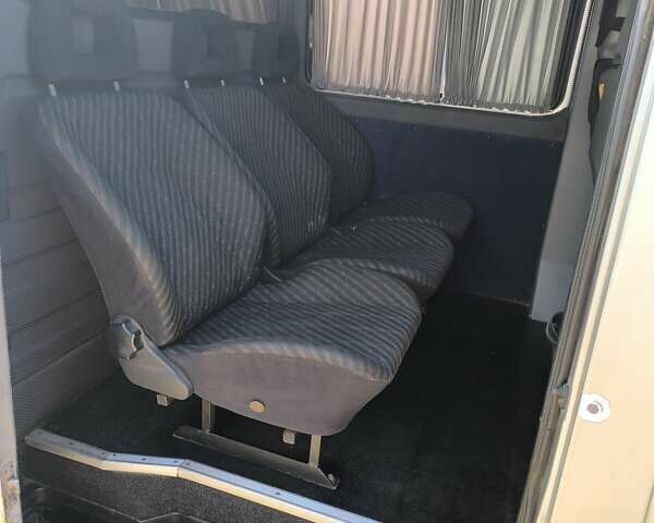 Серый Мерседес Sprinter, объемом двигателя 0 л и пробегом 388 тыс. км за 11000 $, фото 2 на Automoto.ua