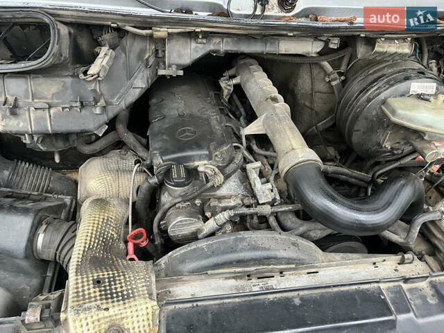 Серый Мерседес Sprinter, объемом двигателя 2.69 л и пробегом 798 тыс. км за 5555 $, фото 4 на Automoto.ua