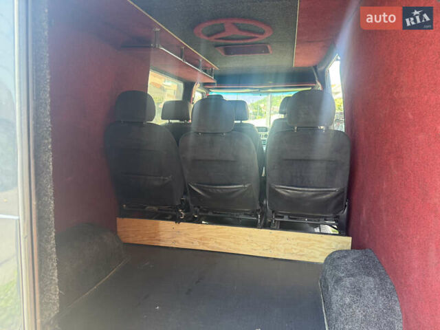 Серый Мерседес Sprinter, объемом двигателя 2.69 л и пробегом 700 тыс. км за 7300 $, фото 11 на Automoto.ua