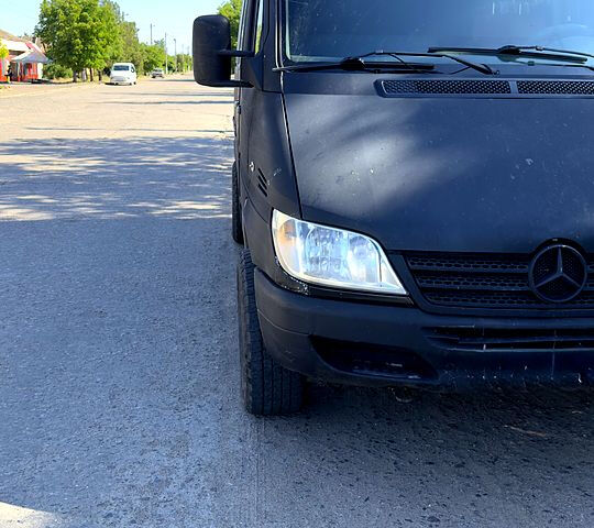 Серый Мерседес Sprinter, объемом двигателя 2.2 л и пробегом 209 тыс. км за 7000 $, фото 11 на Automoto.ua