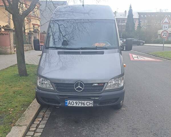 Сірий Мерседес Sprinter, об'ємом двигуна 2.7 л та пробігом 131 тис. км за 10000 $, фото 1 на Automoto.ua