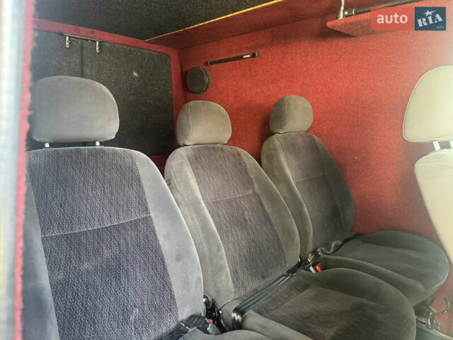 Серый Мерседес Sprinter, объемом двигателя 2.69 л и пробегом 700 тыс. км за 7300 $, фото 10 на Automoto.ua