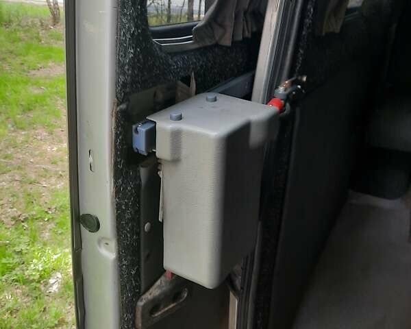 Мерседес Sprinter 2005 в Ужгороде на Automoto.ua Серый Мерседес Sprinter, объемом двигателя 2.1 л и пробегом 660 тыс. км за 11000 $, фото 8 на Automoto.ua