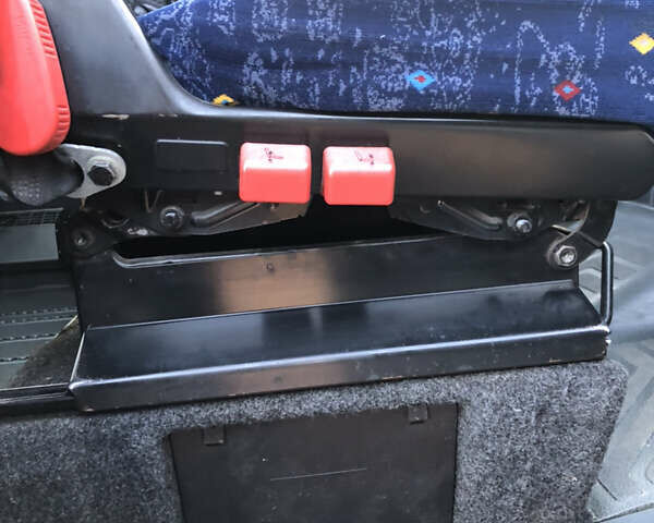 Серый Мерседес Sprinter, объемом двигателя 2.2 л и пробегом 330 тыс. км за 8200 $, фото 28 на Automoto.ua