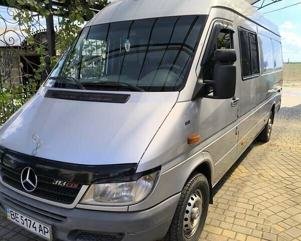 Серый Мерседес Sprinter, объемом двигателя 0 л и пробегом 388 тыс. км за 11000 $, фото 12 на Automoto.ua