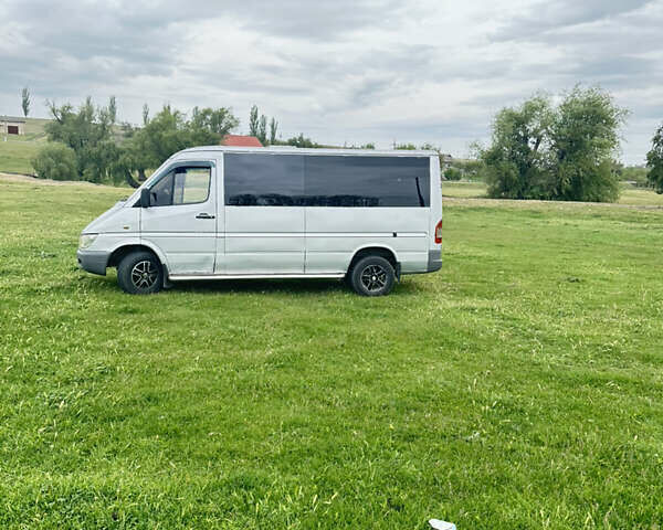Сірий Мерседес Sprinter, об'ємом двигуна 0 л та пробігом 600 тис. км за 9000 $, фото 3 на Automoto.ua