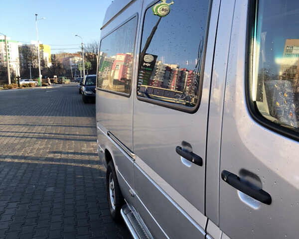 Серый Мерседес Sprinter, объемом двигателя 2.2 л и пробегом 330 тыс. км за 8200 $, фото 10 на Automoto.ua