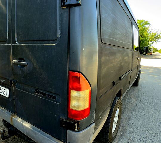Серый Мерседес Sprinter, объемом двигателя 2.2 л и пробегом 209 тыс. км за 7000 $, фото 3 на Automoto.ua