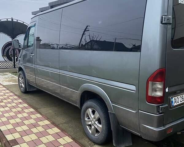 Серый Мерседес Sprinter, объемом двигателя 2.7 л и пробегом 480 тыс. км за 10500 $, фото 1 на Automoto.ua