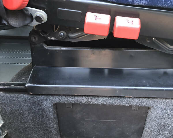 Серый Мерседес Sprinter, объемом двигателя 2.2 л и пробегом 330 тыс. км за 8200 $, фото 29 на Automoto.ua