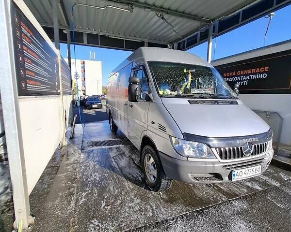 Серый Мерседес Sprinter, объемом двигателя 2.7 л и пробегом 830 тыс. км за 11200 $, фото 8 на Automoto.ua