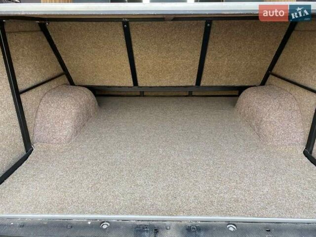 Серый Мерседес Sprinter, объемом двигателя 2.19 л и пробегом 300 тыс. км за 8900 $, фото 5 на Automoto.ua