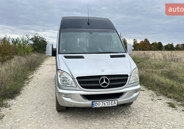 Серый Мерседес Sprinter, объемом двигателя 2.99 л и пробегом 600 тыс. км за 9900 $, фото 6 на Automoto.ua
