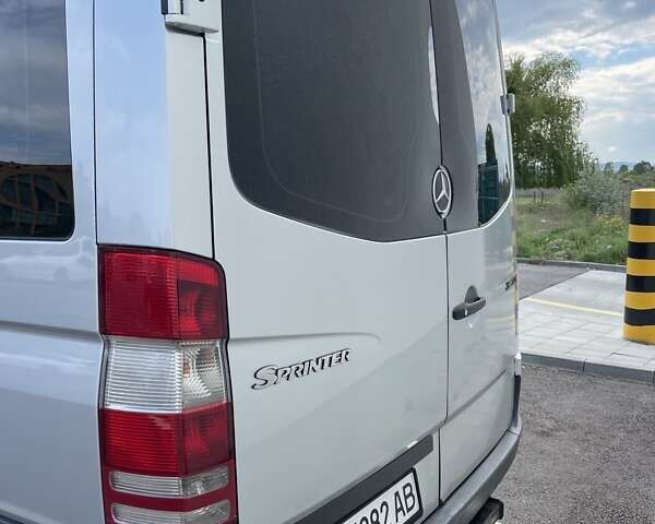 Серый Мерседес Sprinter, объемом двигателя 3 л и пробегом 285 тыс. км за 20000 $, фото 11 на Automoto.ua