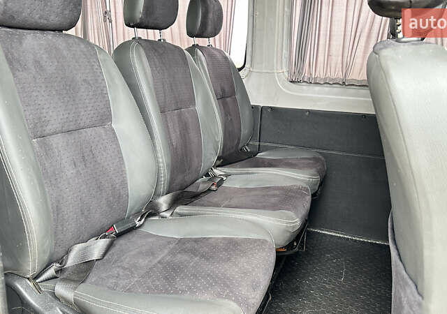 Серый Мерседес Sprinter, объемом двигателя 2.99 л и пробегом 600 тыс. км за 9900 $, фото 33 на Automoto.ua