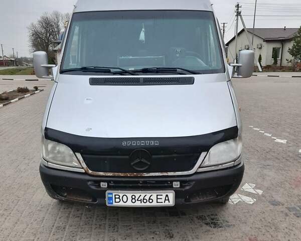 Серый Мерседес Sprinter, объемом двигателя 2.69 л и пробегом 74 тыс. км за 12000 $, фото 2 на Automoto.ua