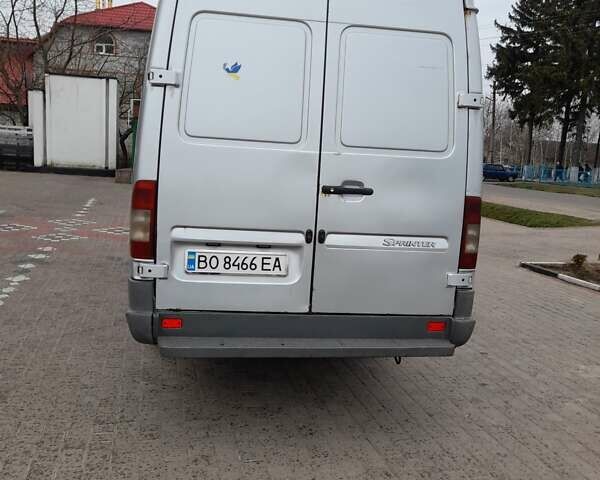 Серый Мерседес Sprinter, объемом двигателя 2.69 л и пробегом 74 тыс. км за 12000 $, фото 3 на Automoto.ua